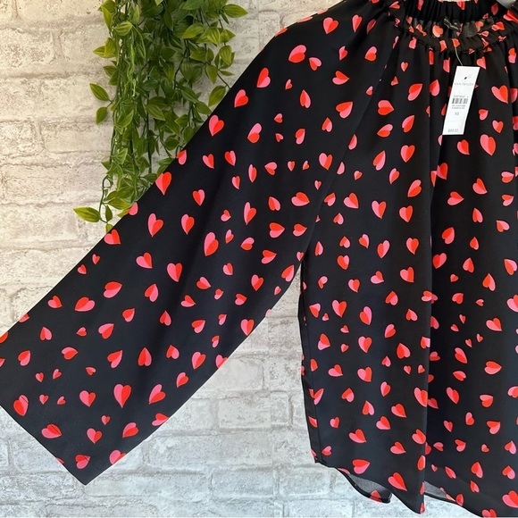 Ann Taylor heart novelty print blouse women’s size XS NWT black red and pink - Picture 2 of 6